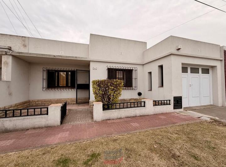 Casa · 80m² · 4 Ambientes · 1 Cochera
