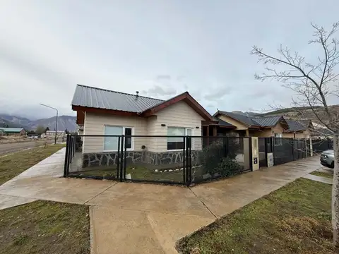 Casa con quincho barrio pioneros