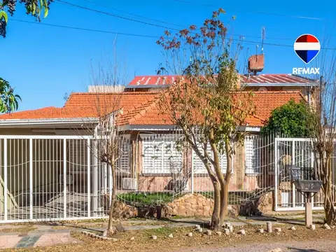 Casa en venta villa rebeca con depto zona sur