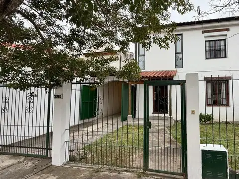 Casa en venta en grand bourg – 3 dormitorios con pileta y quincho