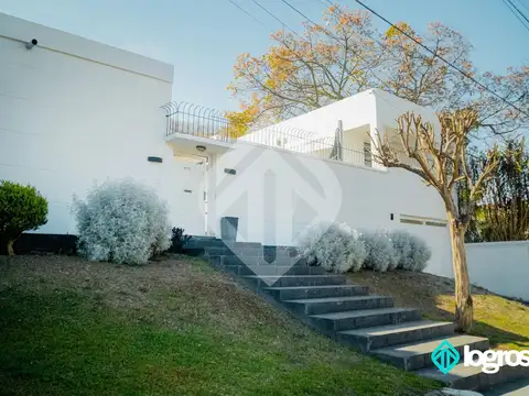 Casa en venta con cochera en tres cerritos, salta