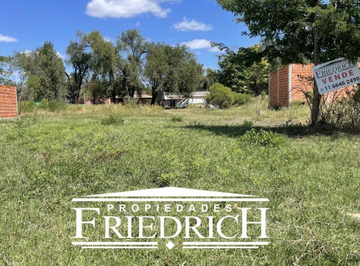 Terreno · 305m²