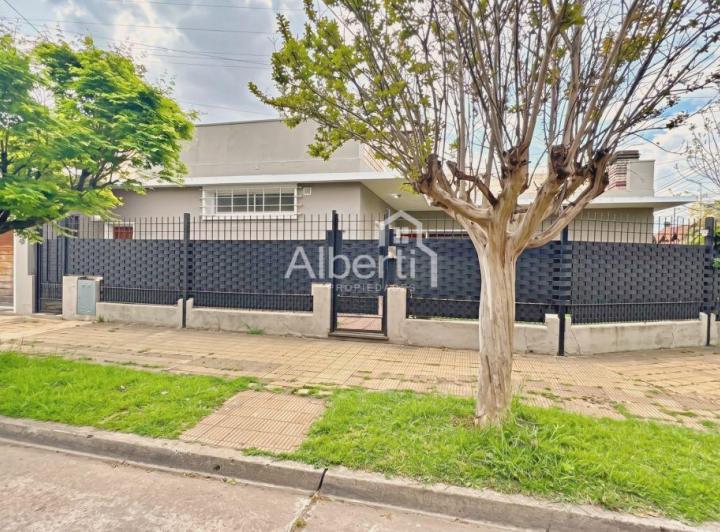 Casa · 150m² · 3 Ambientes · 1 Cochera