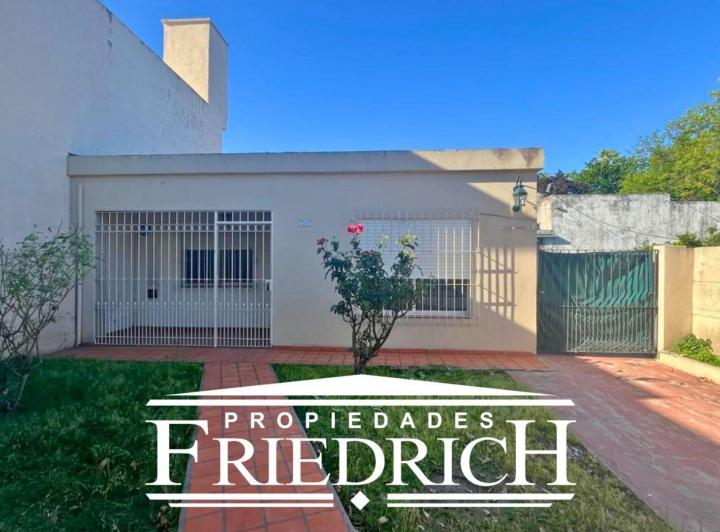 Casa · 150m² · 4 Ambientes · 2 Cocheras