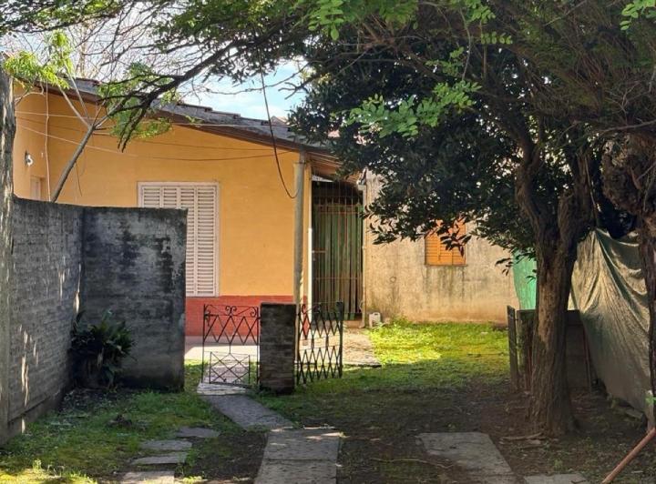 Casa · 80m² · 3 Ambientes · 2 Cocheras