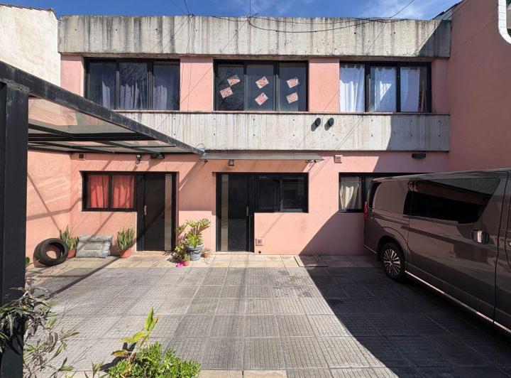 Casa · 70m² · 3 Ambientes · 1 Cochera