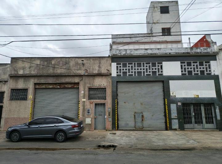 Bodega-Galpón · 1020m² · 4 Ambientes