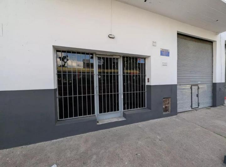 Bodega-Galpón · 400m² · 4 Ambientes