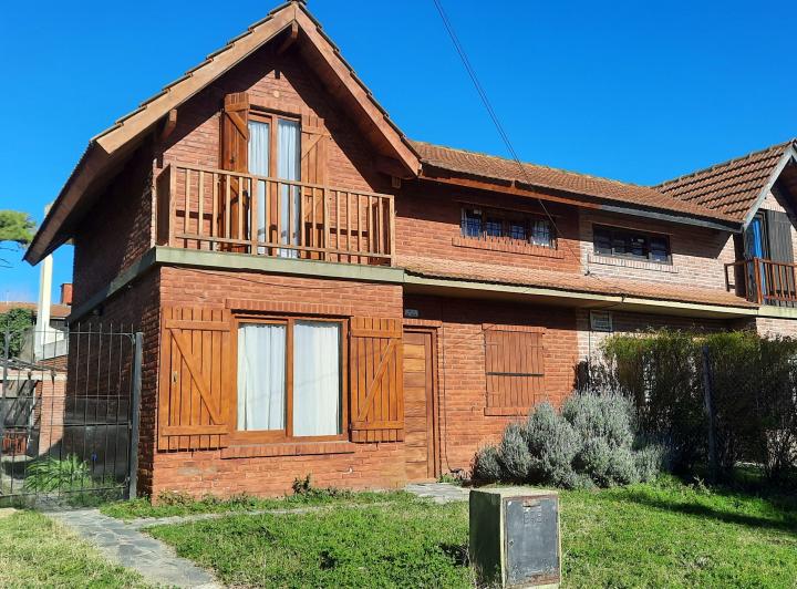 Casa · 90m² · 4 Ambientes · 1 Cochera