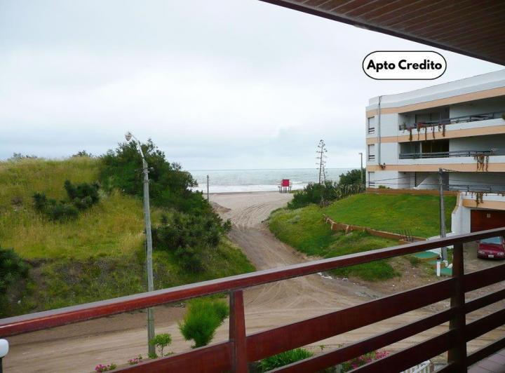 Casa · 345m² · 5 Ambientes · 2 Cocheras
