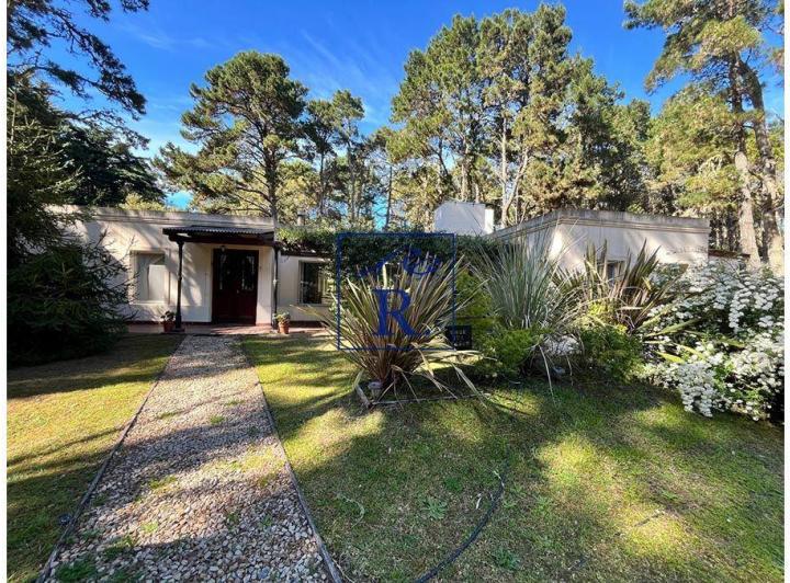 Casa · 200m² · 6 Ambientes