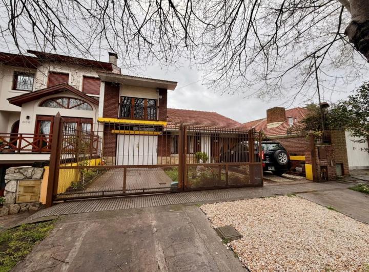 Casa · 150m² · 4 Ambientes · 1 Cochera