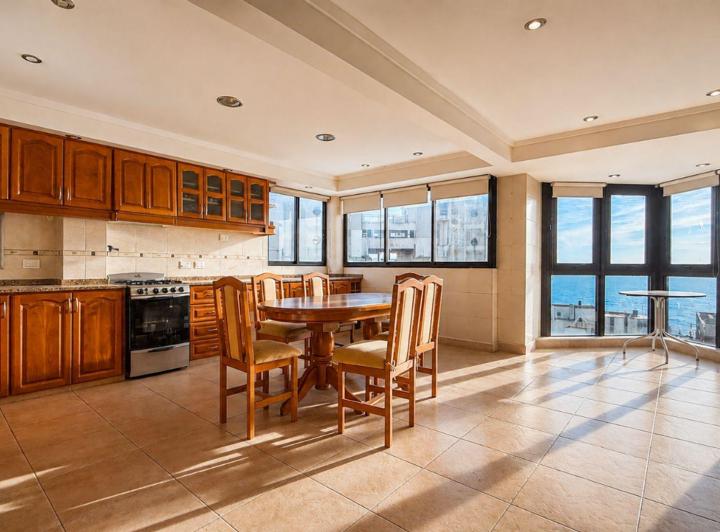 Departamento · 165m² · 4 Ambientes · 1 Cochera
