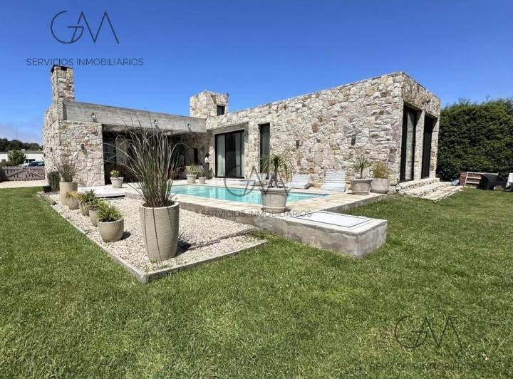 Casa · 200m² · 4 Ambientes