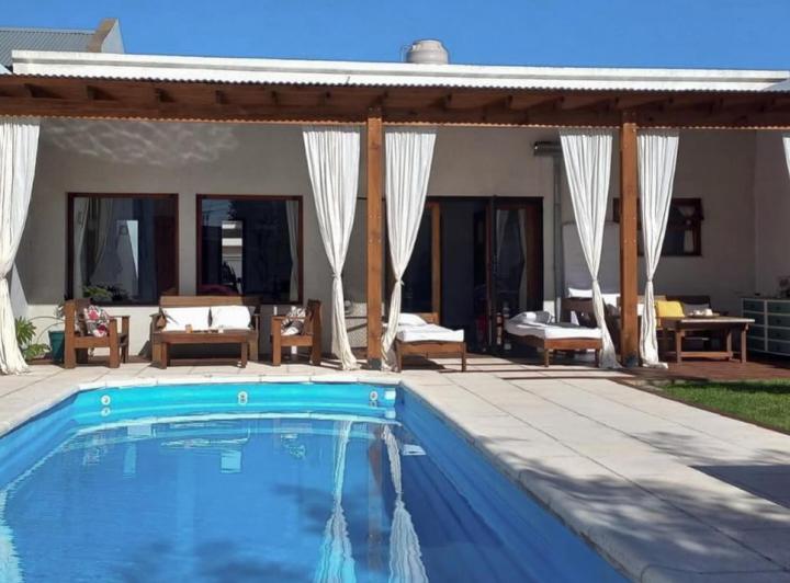 Casa · 150m² · 5 Ambientes · 2 Cocheras