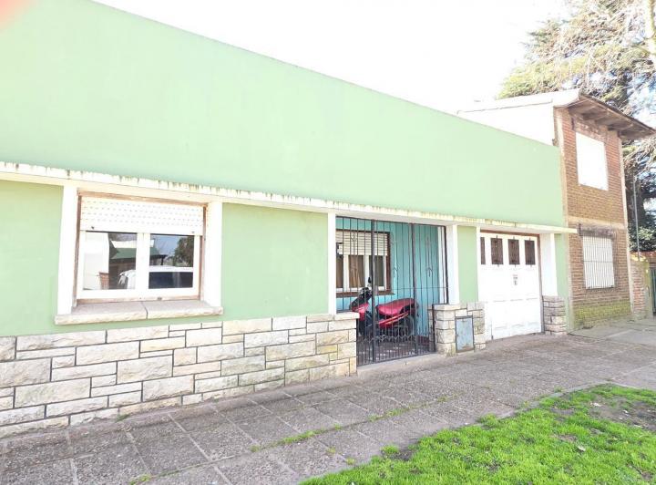 Casa · 122m² · 2 Dormitorios · 1 Cochera