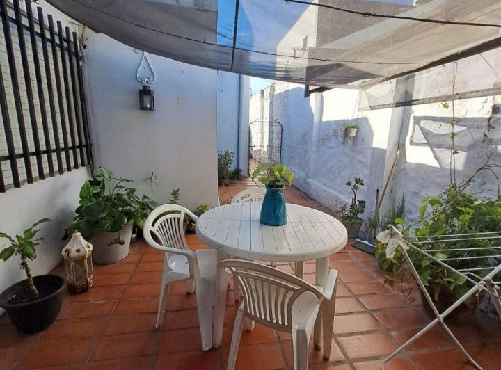 Casa · 500m² · 4 Ambientes · 2 Cocheras
