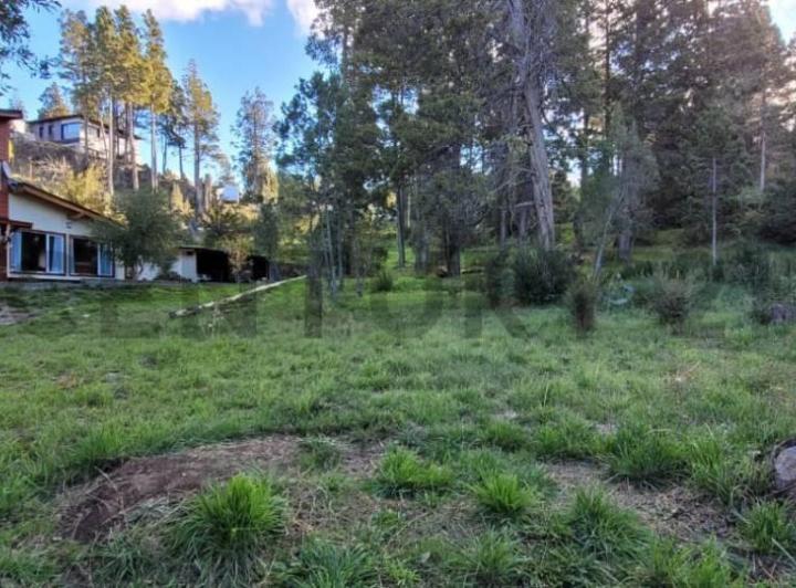 Terreno · 896m²