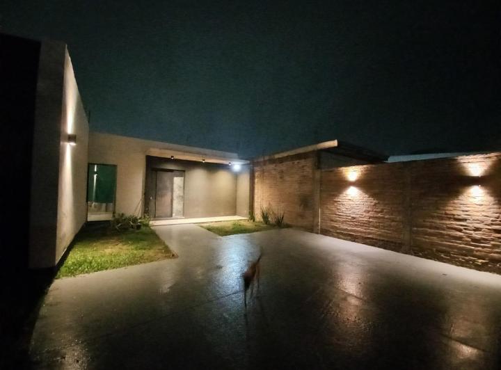 Casa · 65m² · 3 Ambientes · 2 Cocheras