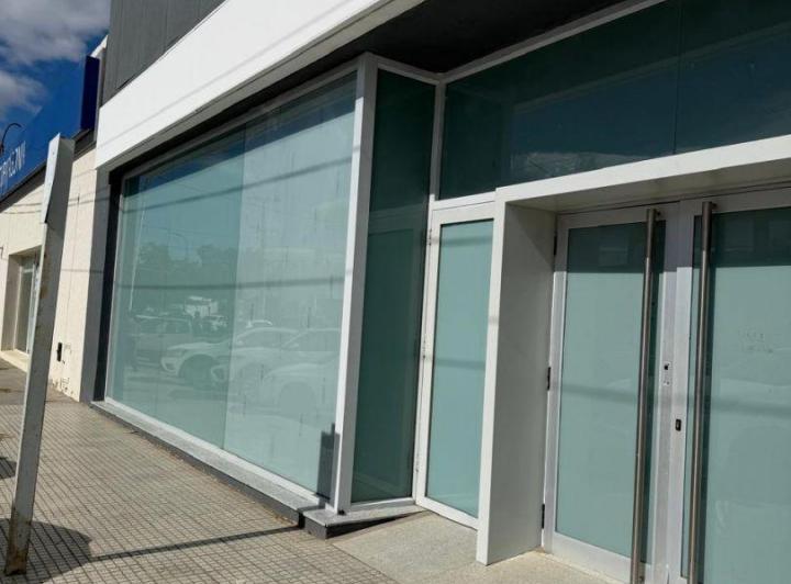 Local comercial · 310m²
