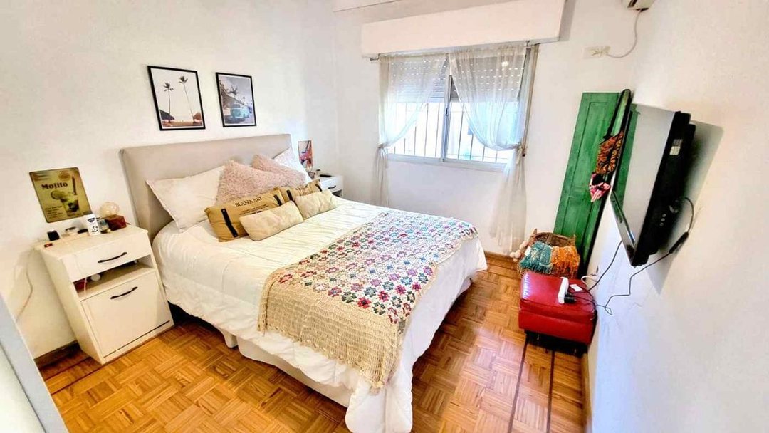 CASA 4 ambientes en venta con JARDIN y PILETA