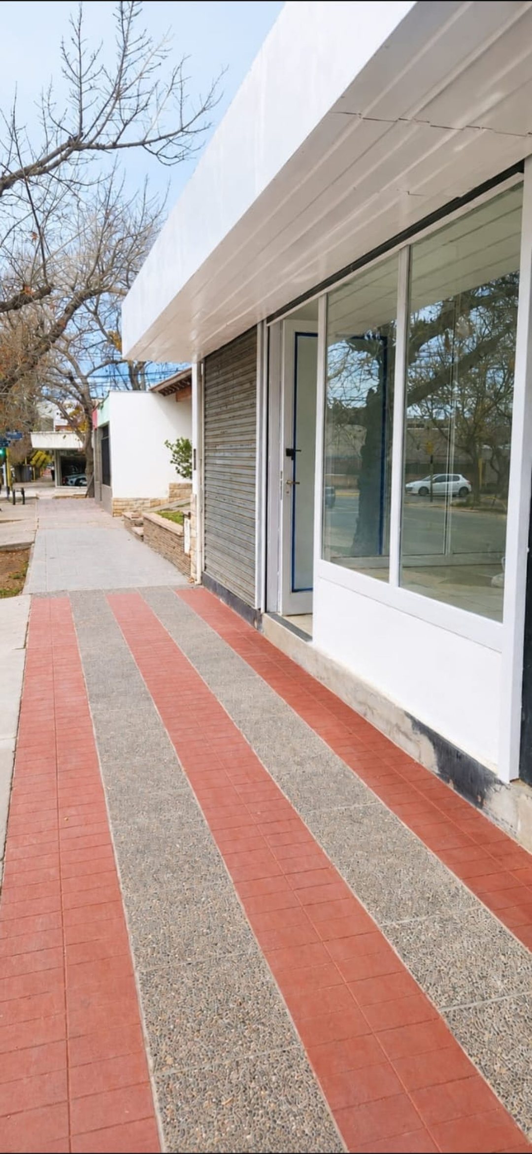 ALQUILER DE LOCAL COMERCIAL ZONA CENTRICA