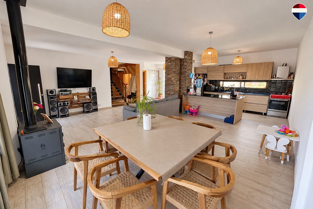 VENTA CASA 3 AMBIENTES CON PATIO-TERRAZA EN HAEDO