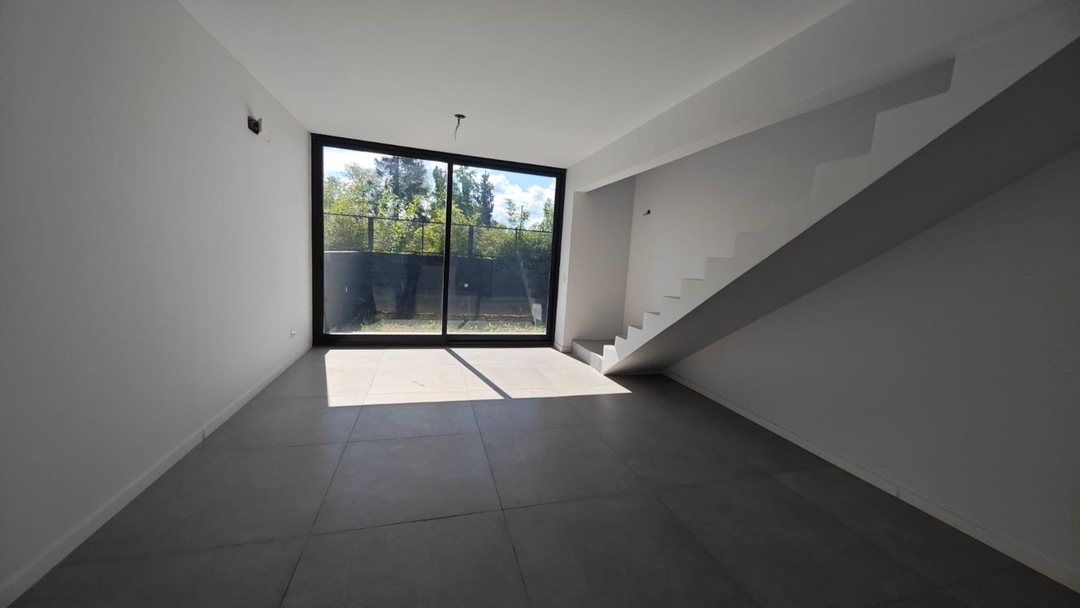 DUPLEX CON JARDIN 2 DORMITOR Y COCHERA EN UP PILAR