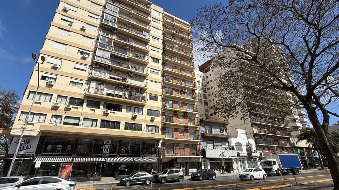 VENTA DEPARTAMENTO 2 AMBIENTES SOBRE AVENIDA MAIPÚ
