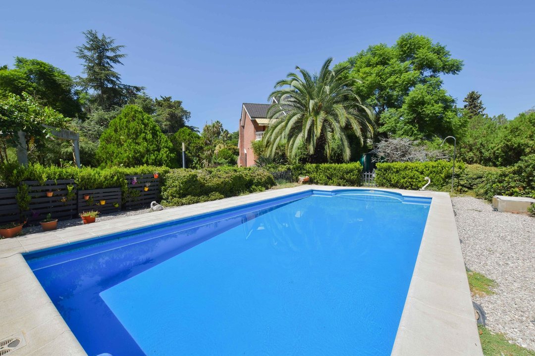 VENTA CASA PUEBLO ESTHER 4 DORMITORIOS, PILETA