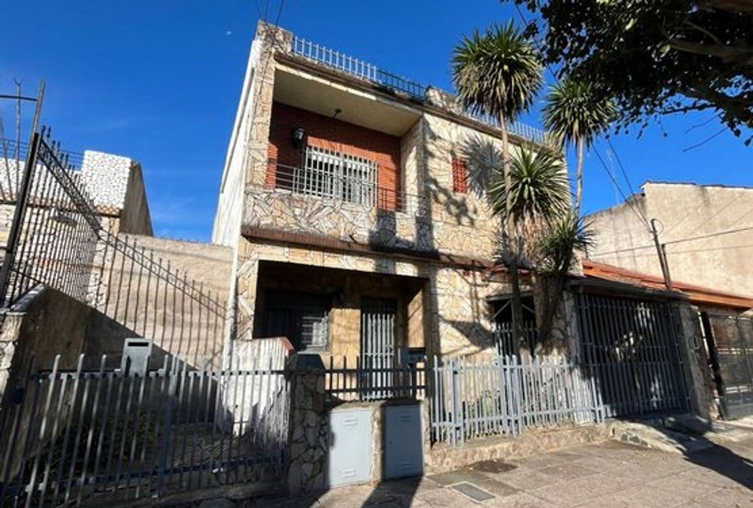 VENTA CASA 5 AMBIENTES RAMOS MEJIA APTO CREDITO