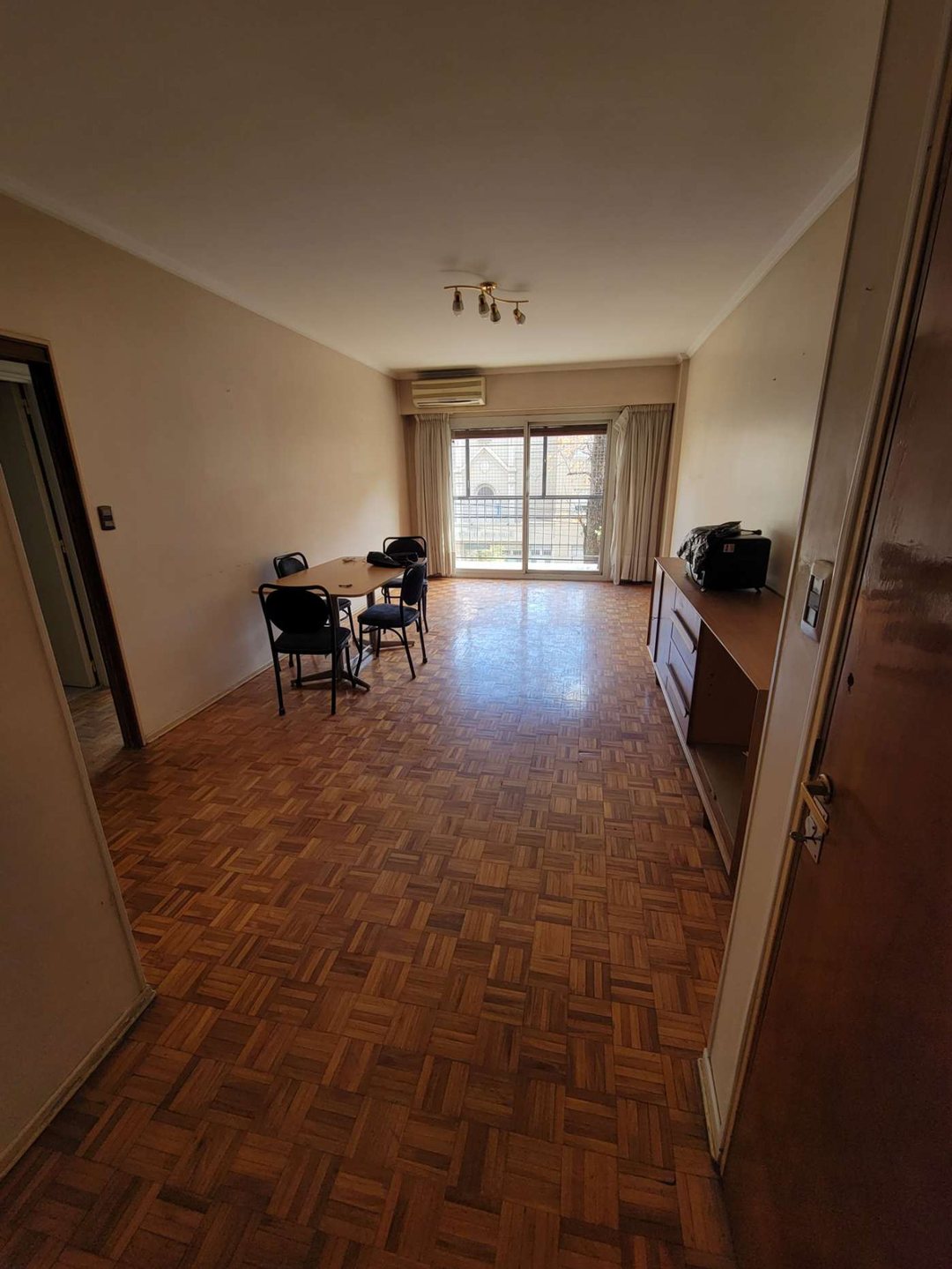 Depto 4 ambientes c Balcon Belgrano a renovar