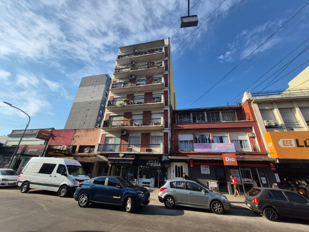 DEPARTAMENTO 3 AMBIENTES CON DEPENDENCIA BANFIELD