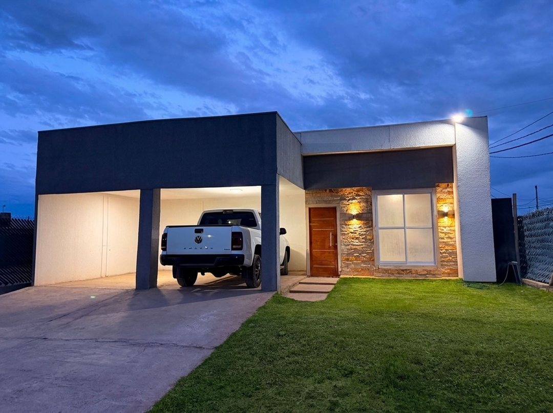 Casa 3 dormitorios en venta, con quincho y piscina