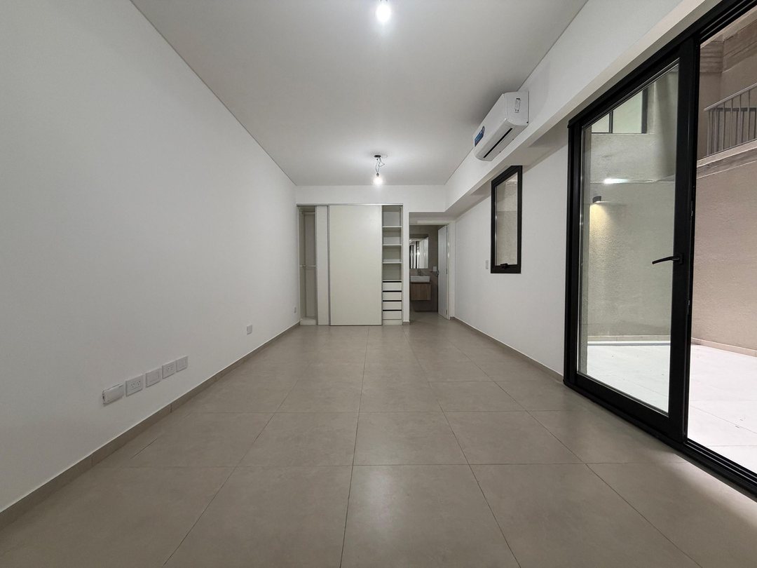 Monoambiente a estrenar con patio y amenities