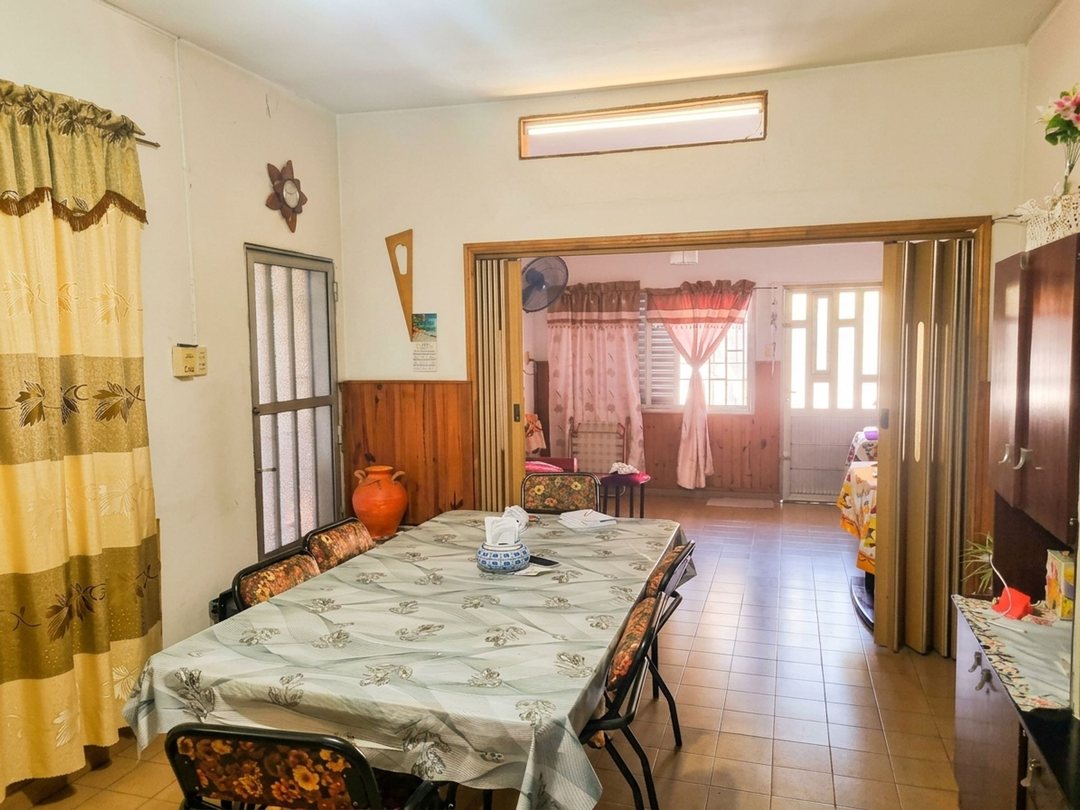 VENTA CASA 2 DORMITORIOS PATIO COCHERA MATHEU