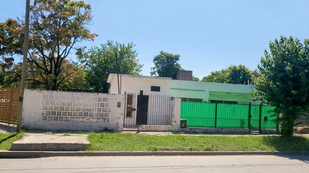 CASA 4 AMBIENTES EN VENTA BURZACO
