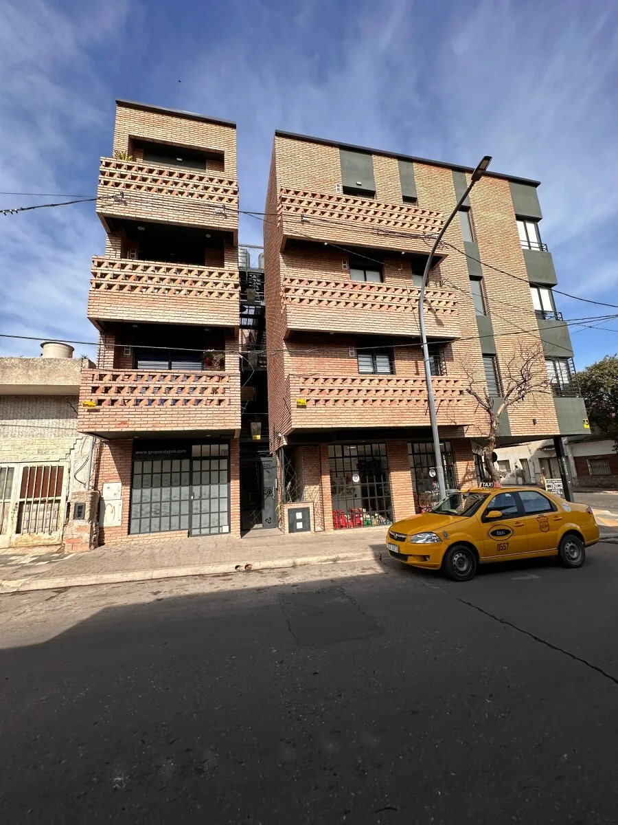 Alquiler departamento 1 dormitorio, estilo duplex!  B° Guemes