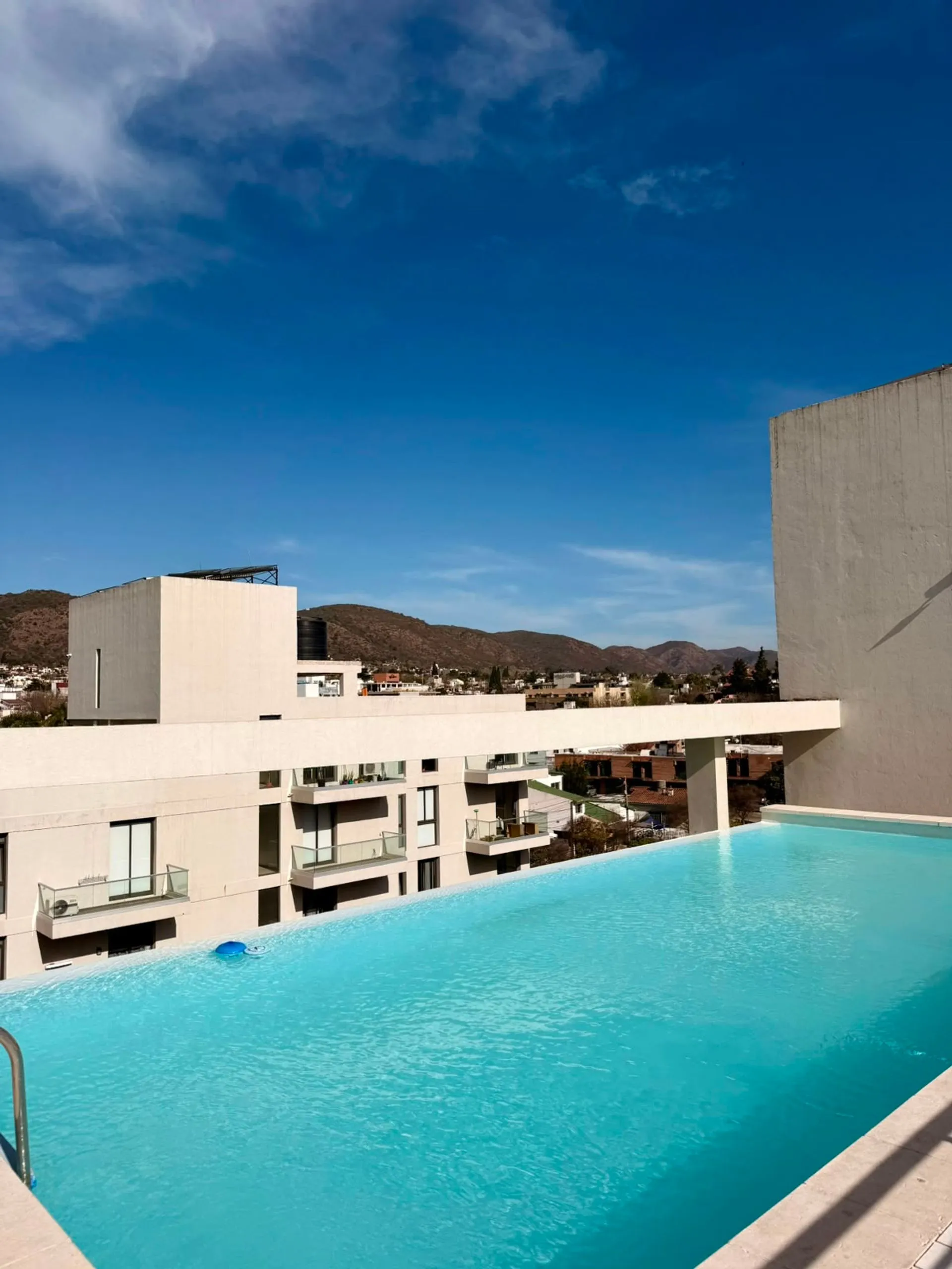 DEPARTAMENTO LAKE TOWERS V CARLOS PAZ CORDOBA 1 DORMI PATIO PILETA SEGURIDAD AMENITIES A MTS RIO TURISMO VENTA