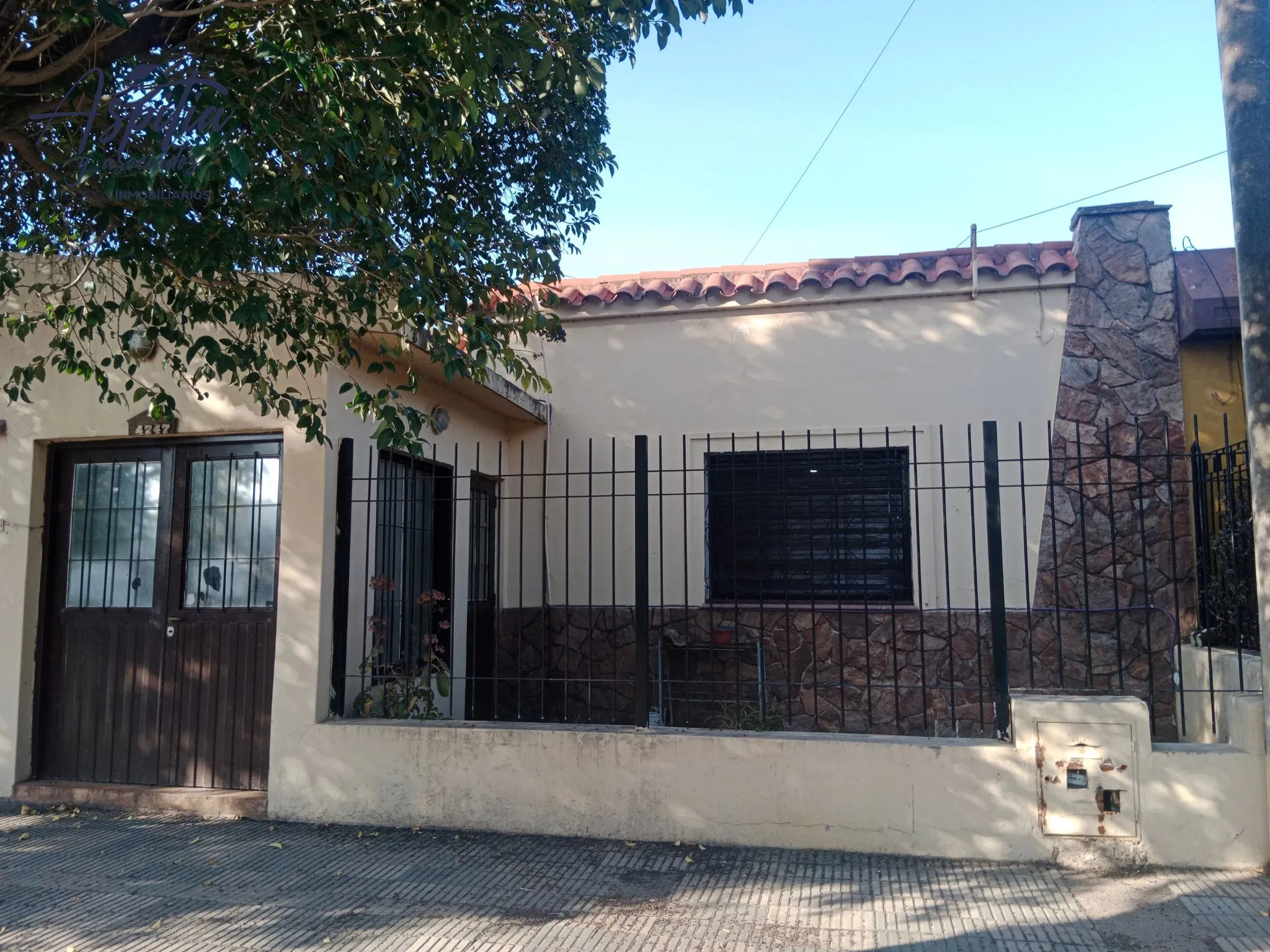 ALQUILER - Casa en Amp. Empalme - 3 dormitorios - B° Amp. Empalme