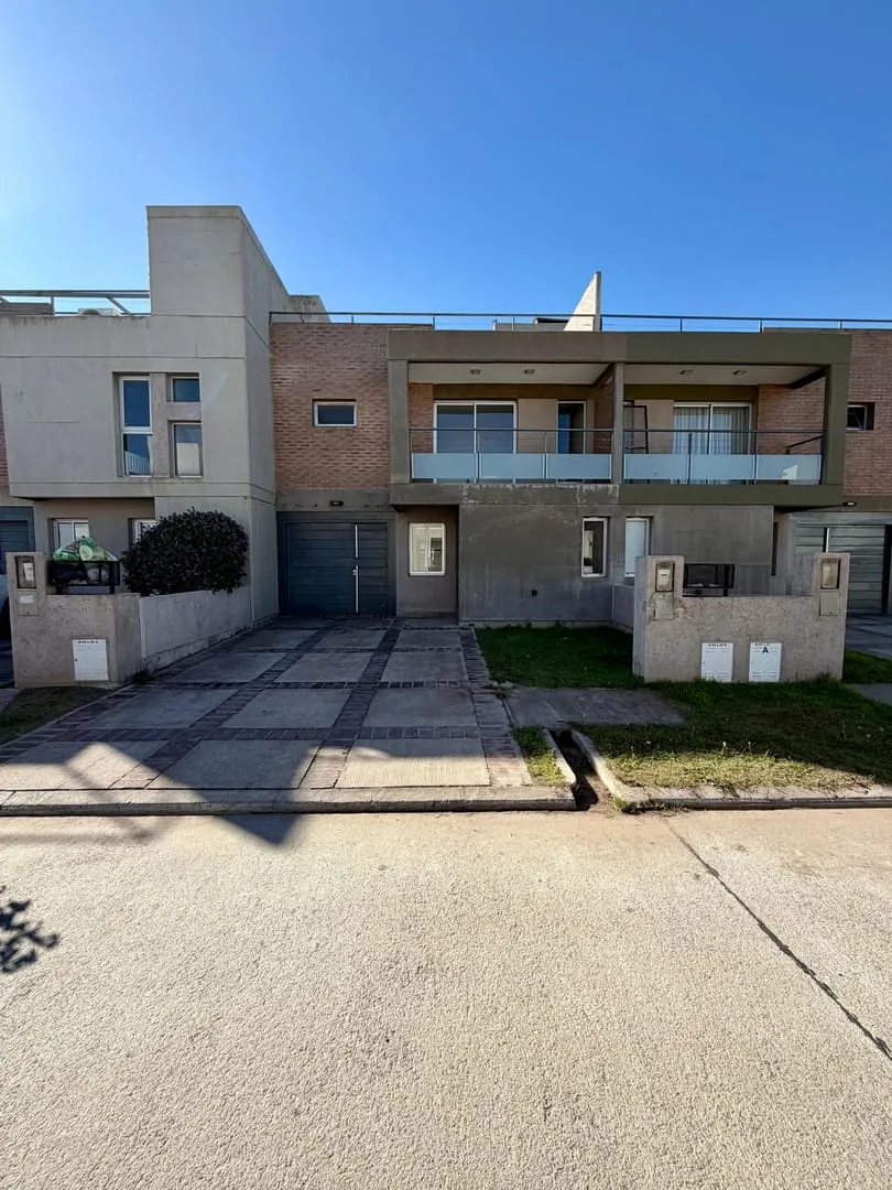 DUPLEX 3 DORM CAÑUELAS CHICO BARRIO CERRADO INCREIBLE OPCION