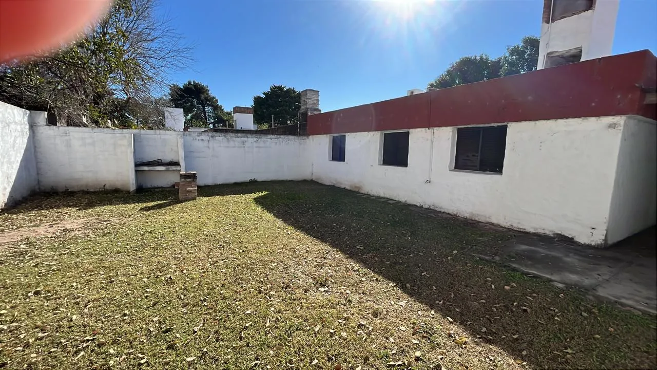 AMPLIA CASA EN VENTA PARQUE LATINO