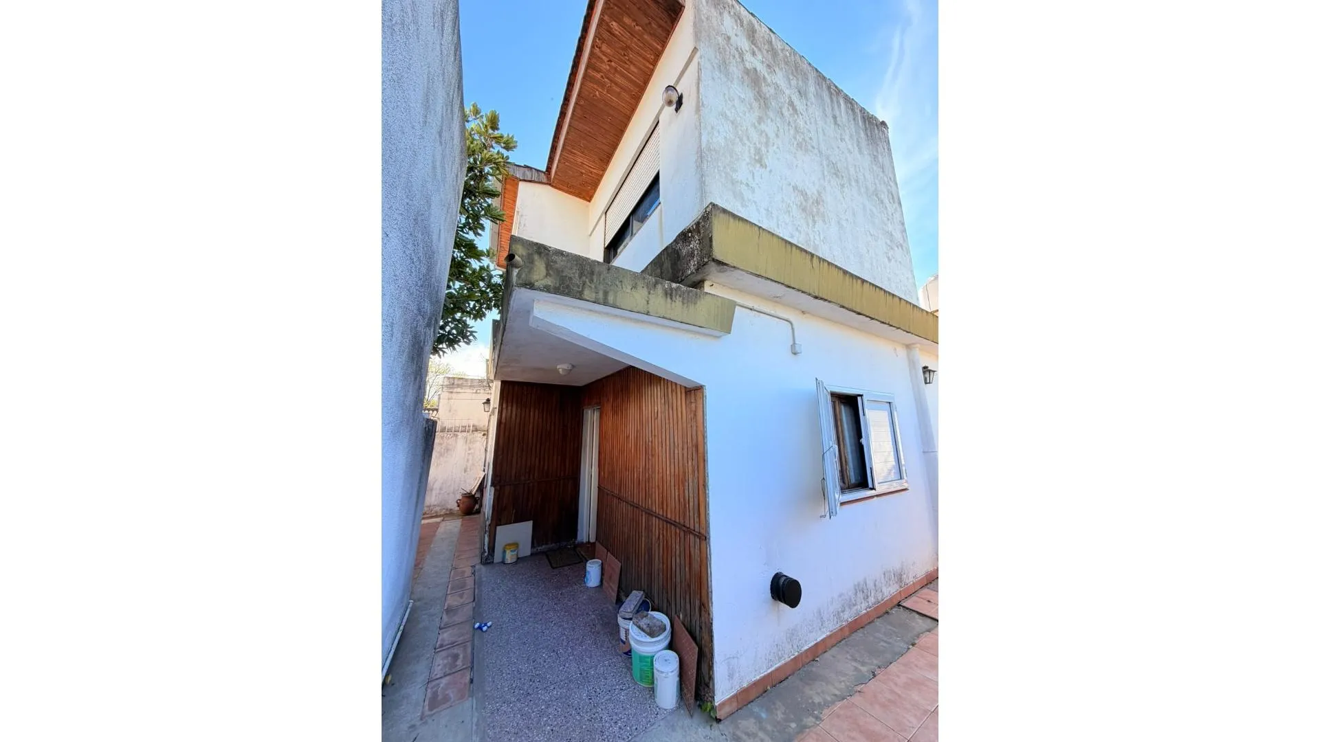 CASA EN 2 PLANTAS EN PH INTERNA