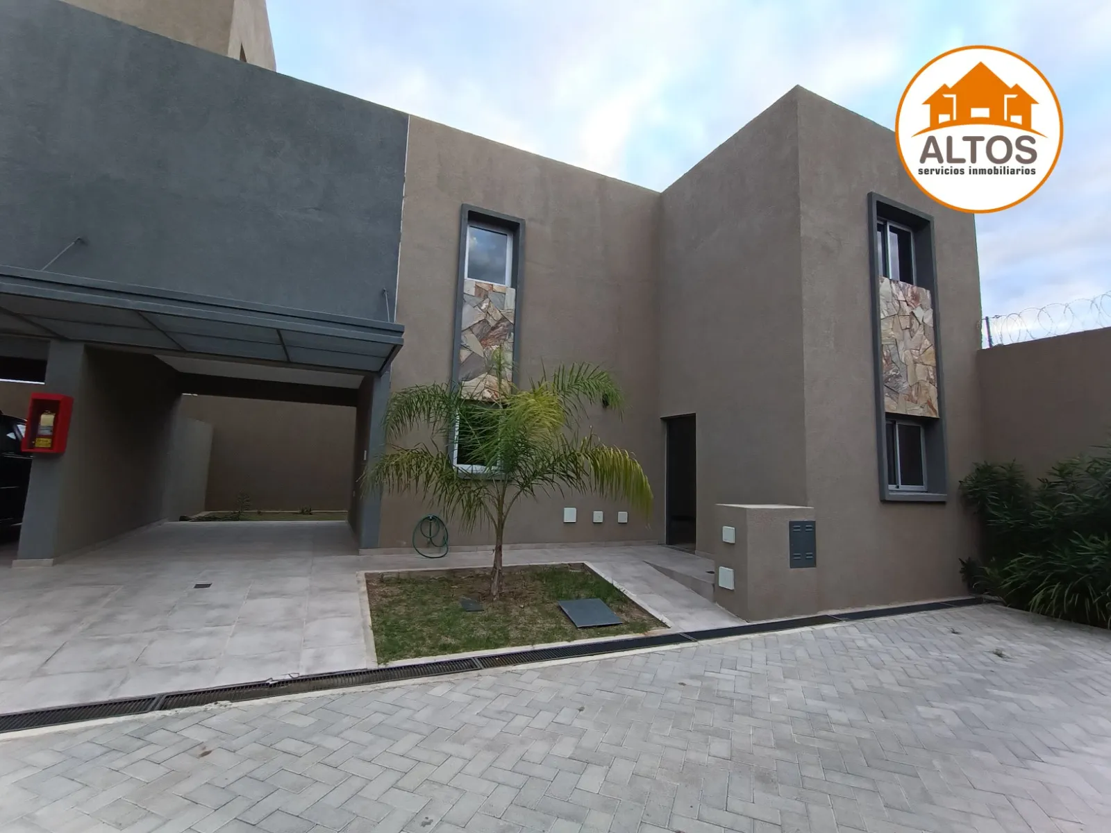 ALQUILO DUPLEX 2 DORM. - 3BÑOS - COCHERA- EN HOUSING VITTA I - ZONA NORTE CÓRDOBA