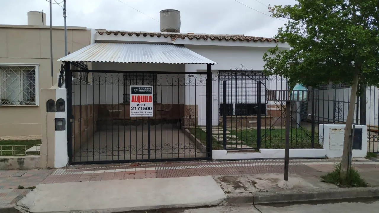CASA EN ALQUILER CON COCHERA, JARDÍN Y PATIO CON ASADOR  B RESIDENCIAL AMÉRICA