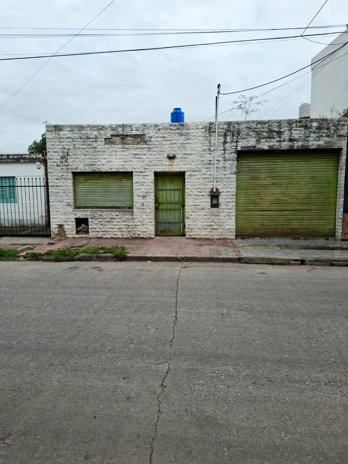 ALQUILO GALPON/DEPOSITO EN BARRIO LAS FLORES