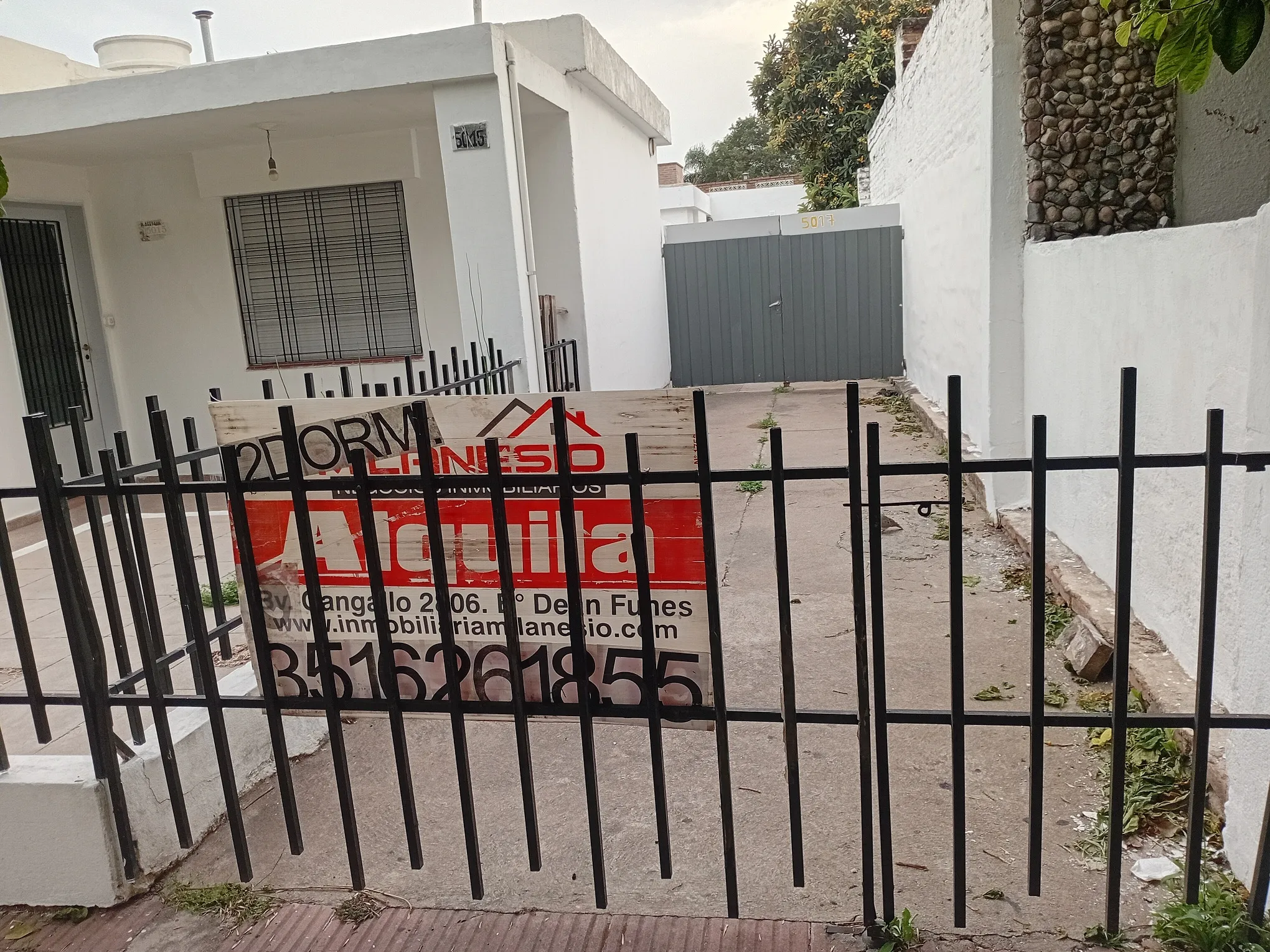ALQUILO DEPTO. INTERNO-Bº DEAN FUNES-M. ACEVEDO 5017-2 DORMITORIOS COCINA/COMEDOR PATIO ENTRADA P/ AUTO $550.000 + IMPUESTOS