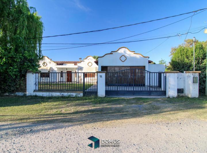 Casa · 250m² · 3 Dormitorios