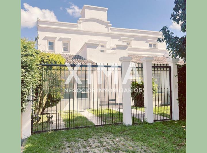 Casa · 336m² · 3 Dormitorios · 1 Cochera