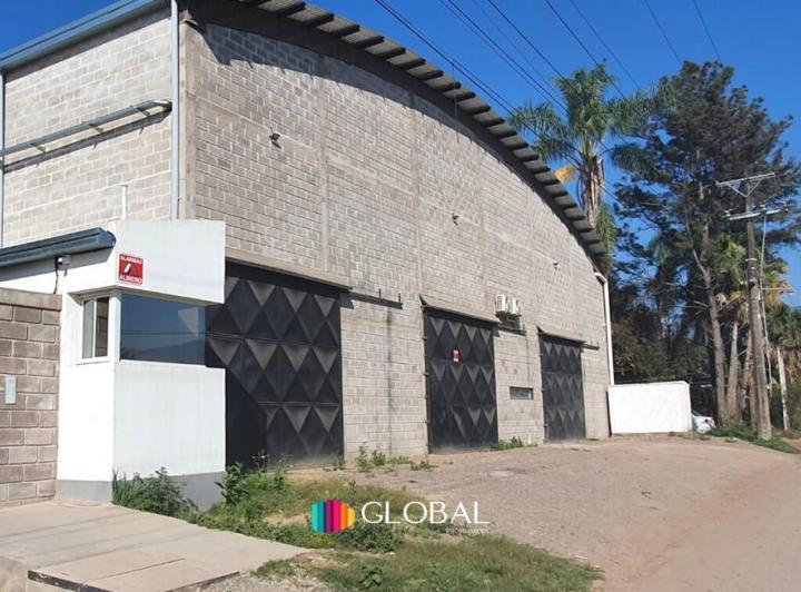 Bodega-Galpón · 220m² · 1 Cochera